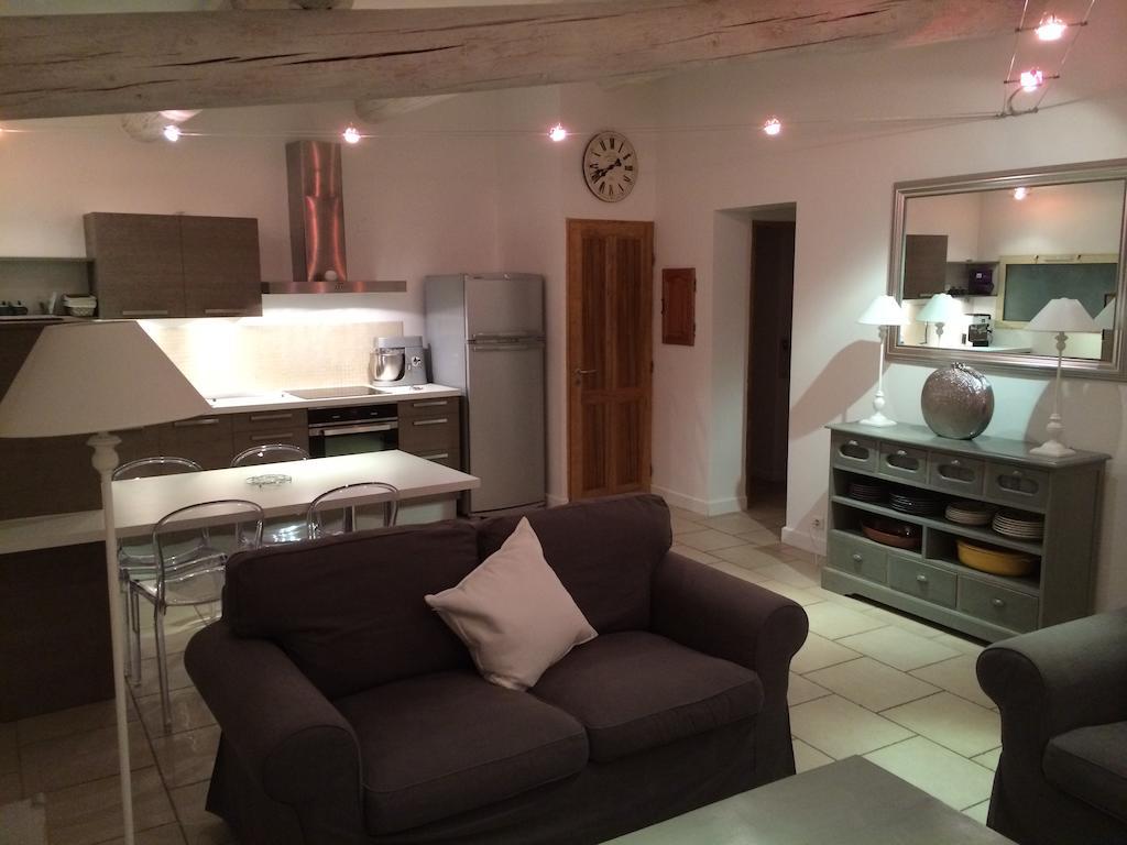 Mas Des Limites Rognonas Room photo