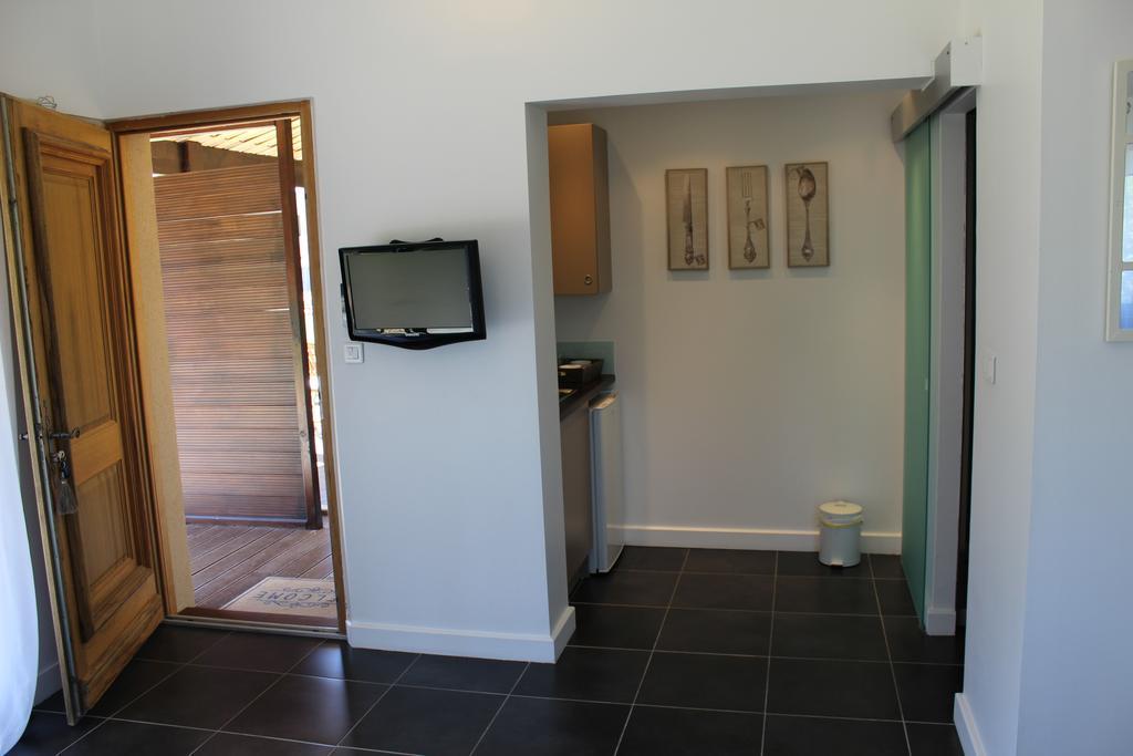 Mas Des Limites Rognonas Room photo