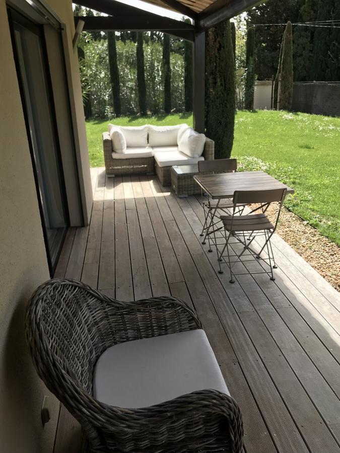 Mas Des Limites Rognonas Exterior photo