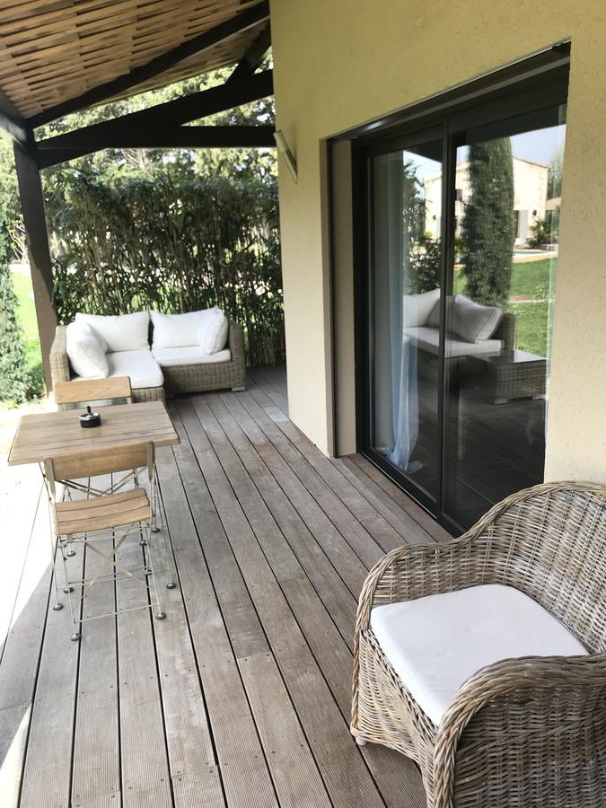 Mas Des Limites Rognonas Exterior photo