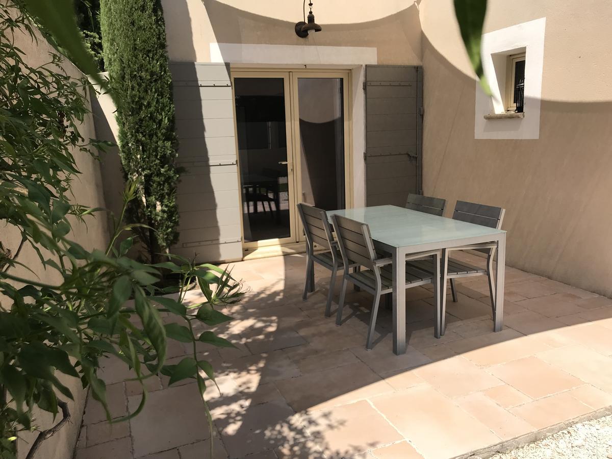 Mas Des Limites Rognonas Exterior photo