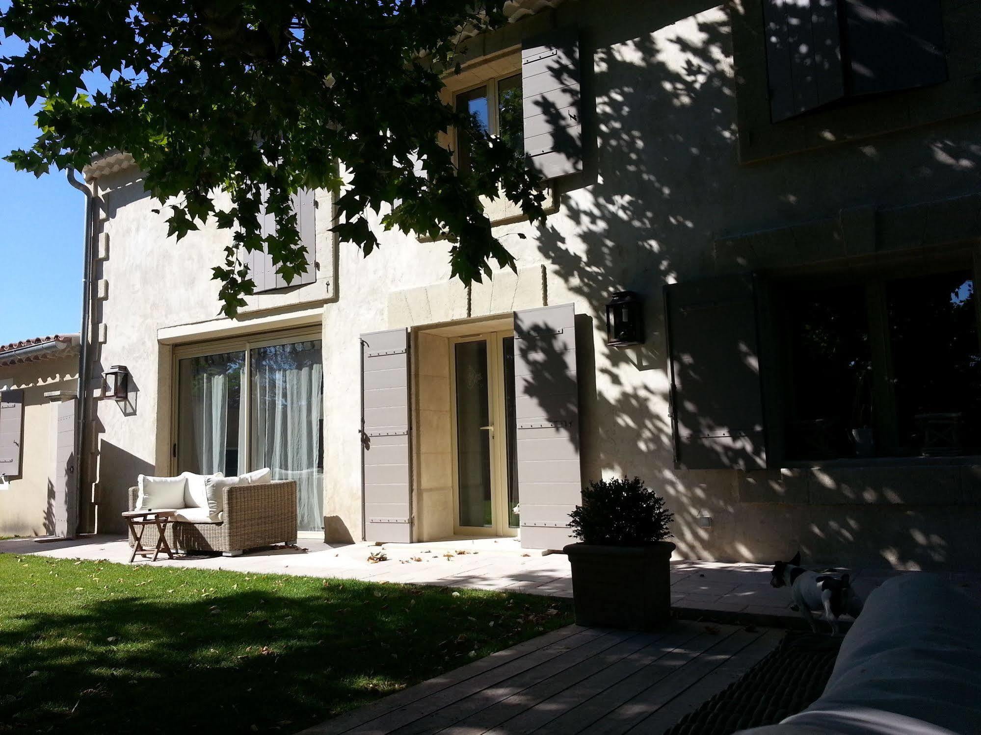 Mas Des Limites Rognonas Exterior photo